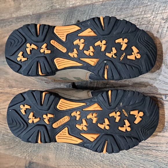 Hi-Tec Hiking Boots Youth * NOT a thrift store find - Picture 8 of 12